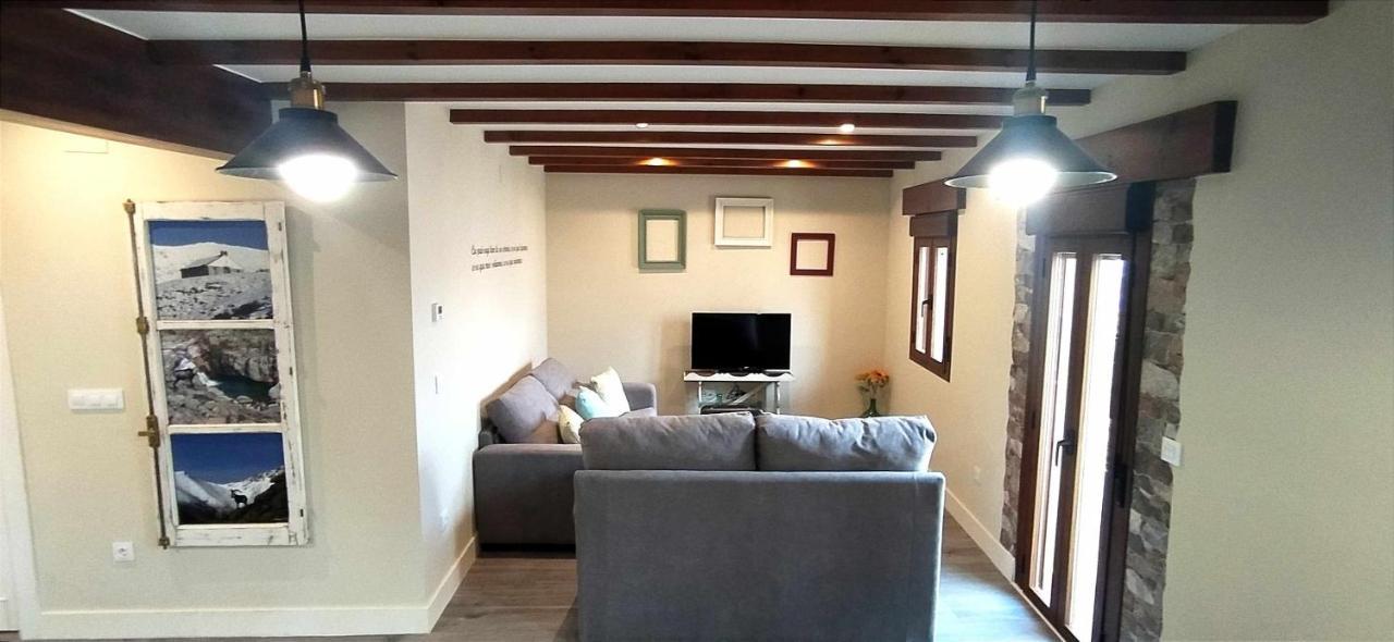 Apartamentos La Rosa Y El Pastor Guijo de Santa Bárbara Kültér fotó