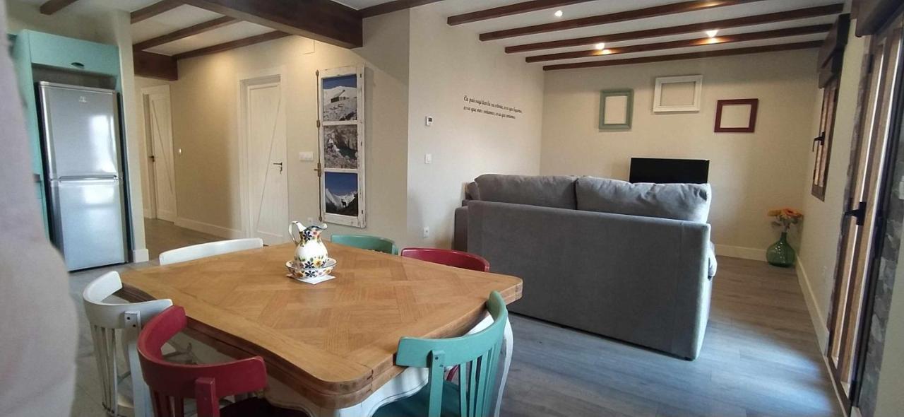 Apartamentos La Rosa Y El Pastor Guijo de Santa Bárbara Kültér fotó